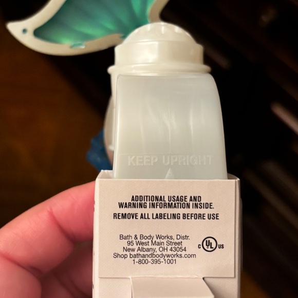 Disney Princesses Ariel Wallflower Plug - Picture 2 of 4